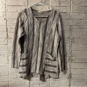Simply Noelle Boho Gray blouse L/XL
